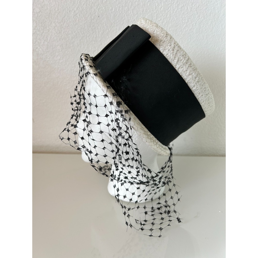1950's Hat Sonni California Large Bow Back Net Arrow Top White Black